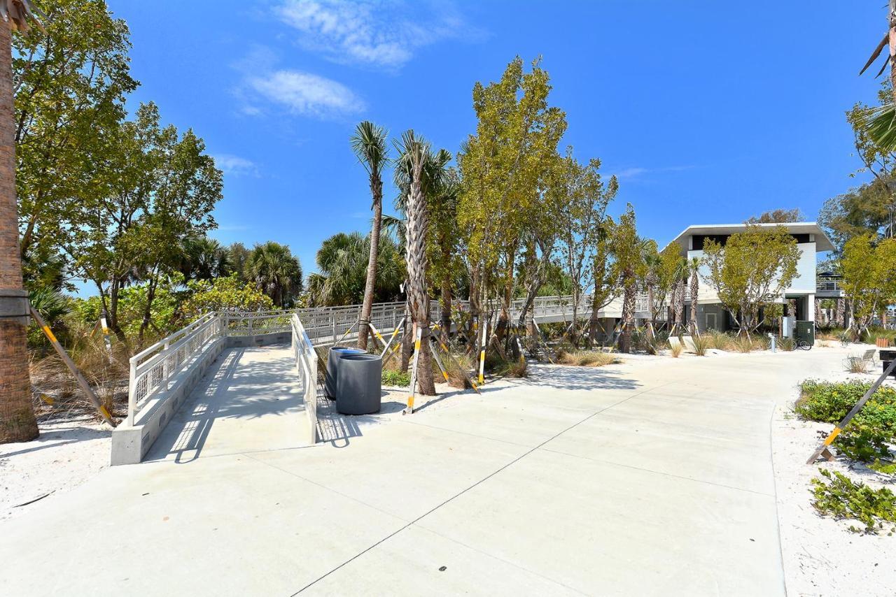 Canal 315 - Right In Siesta Key Village! Exterior photo
